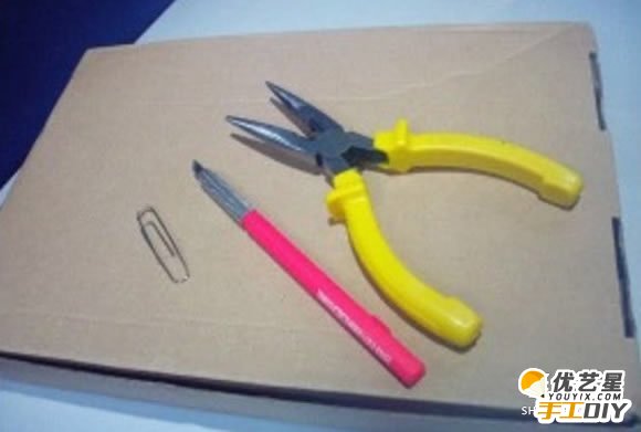 便签夹的手工制作图解教程 用硬纸板手工制作精美实用便签夹 便签夹的手工diy制作_www.youyix.com