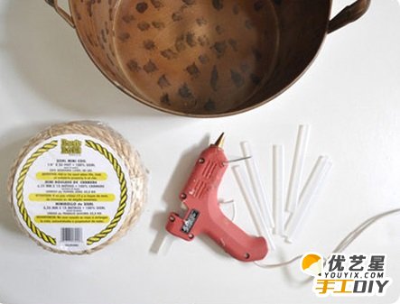 手工塑料水果花篮外观改造 棉绳编织改造复古好看的水果篮外观教程图解_www.youyix.com