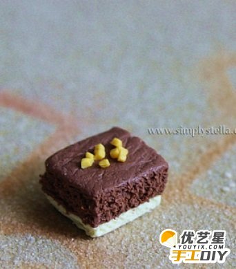 手工软陶粘土精致小蛋糕制作   逼真精致创意的小巧蛋糕  手工粘土蛋糕制作教程图图解_www.youyix.com
