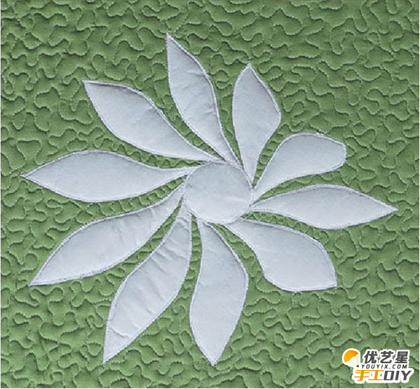 手工制作花朵贴布加精致白玉 利用白玉技巧和冷冻纸贴布结合制作的diy教程_www.youyix.com