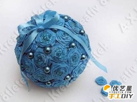 蓝色海洋之心折纸花球 精美挂饰品纸花球 手工折纸制作的纸花球的教程图解_www.youyix.com