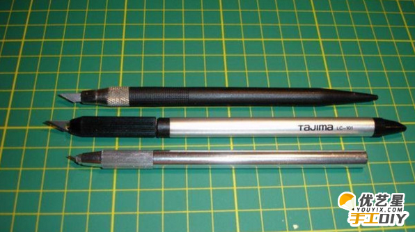 手工纸模人物玩具的制作教程必需的工具 制作DIY纸模的基本工具有哪些_www.youyix.com