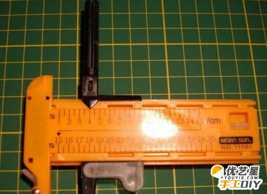 手工纸模人物玩具的制作教程必需的工具 制作DIY纸模的基本工具有哪些_www.youyix.com