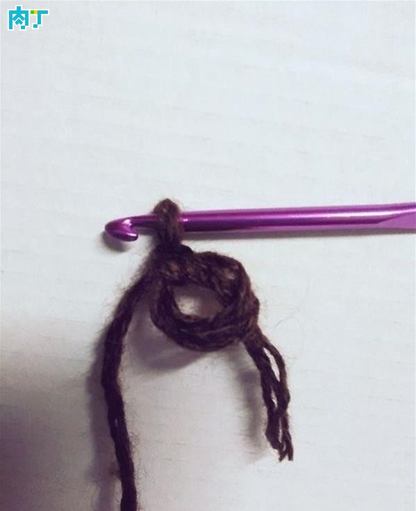钩针编织杯垫的制作教程 如何编织精美漂亮的杯垫 杯垫的花样钩法教程_www.youyix.com