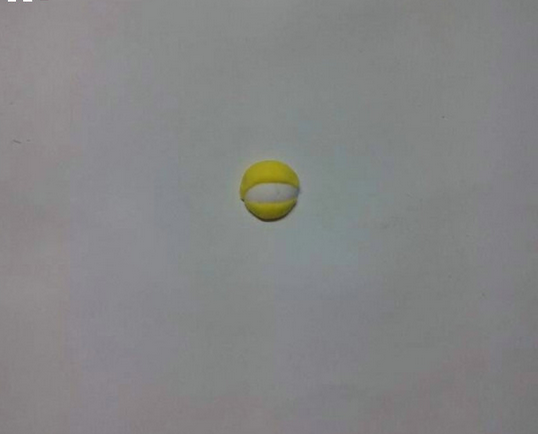 手工DIY制作穿黑色西装的粘土小黄人玩偶的做法 可爱小巧的玩偶小黄人的教程_www.youyix.com