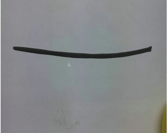 手工DIY制作穿黑色西装的粘土小黄人玩偶的做法 可爱小巧的玩偶小黄人的教程_www.youyix.com