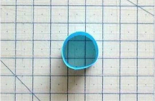手工DIY制作出好看精美的衍纸小鸡作品 简单制作衍纸小鸡的纸艺做法教程_www.youyix.com