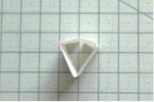 手工DIY制作出好看精美的衍纸小鸡作品 简单制作衍纸小鸡的纸艺做法教程_www.youyix.com