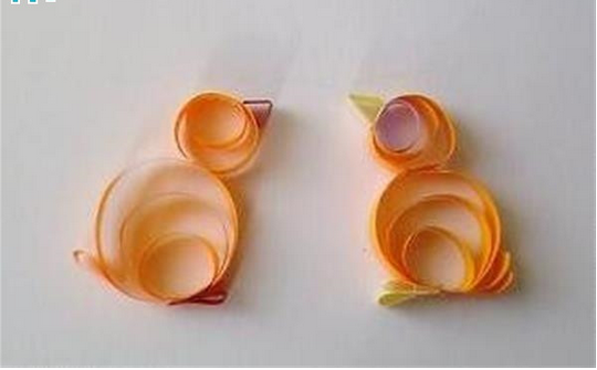 手工DIY制作出好看精美的衍纸小鸡作品 简单制作衍纸小鸡的纸艺做法教程_www.youyix.com