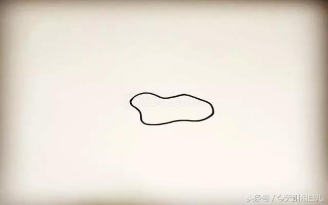 荷花怎么画？简单的荷花简笔画画法 莲花的画法卡通画手绘教程_www.youyix.com