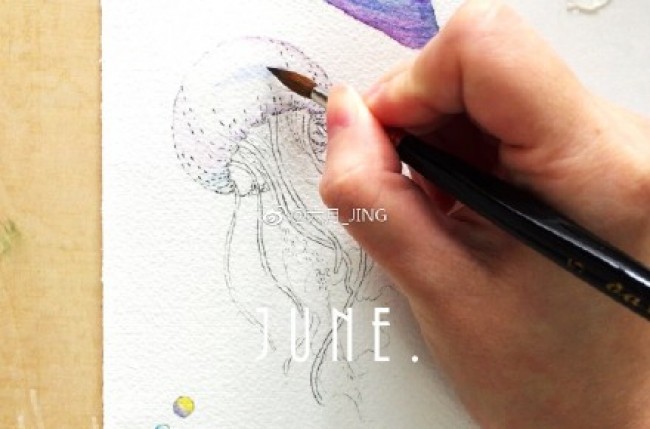 唯美的多彩水母水彩画手绘教程图片 水母水彩怎么画 水母的水彩画画法_www.youyix.com